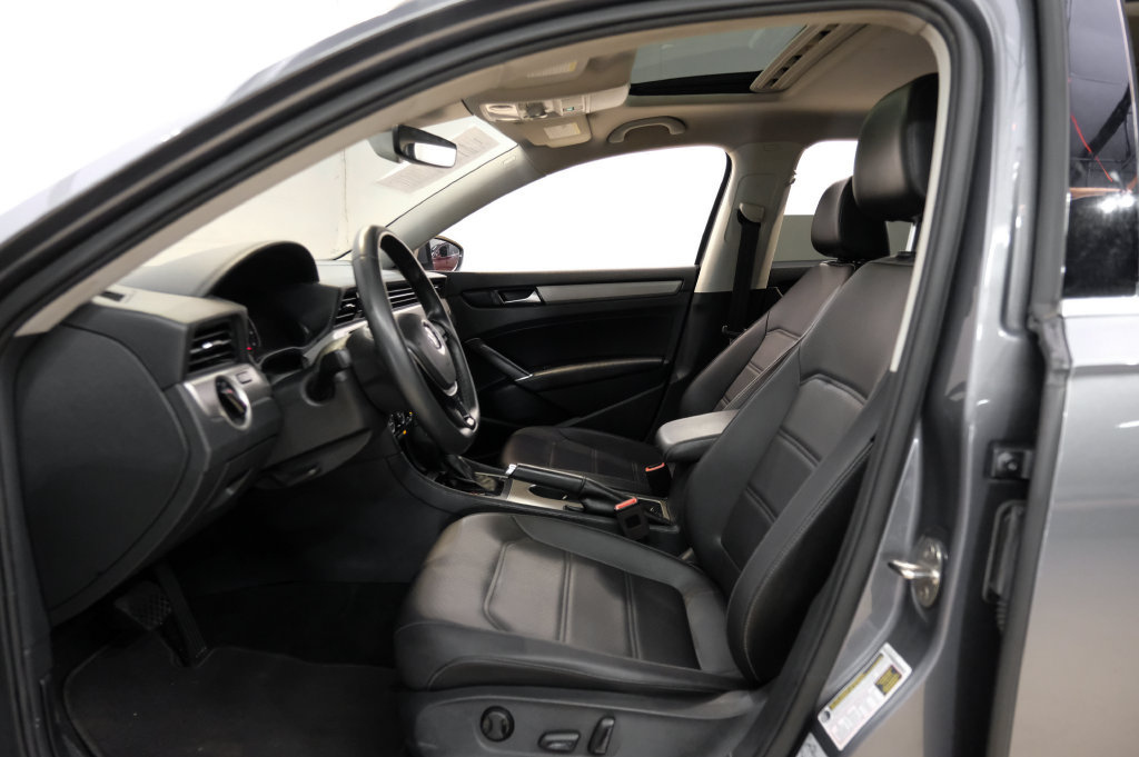 Used 2022 Volkswagen Passat 2.0T SE FWD image 4