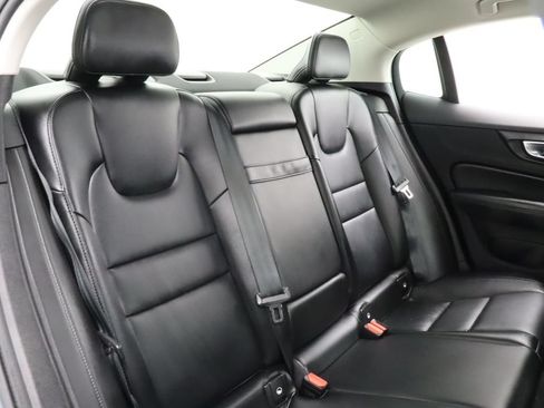 Used 2024 Volvo S60 B5 Core FWD image 31