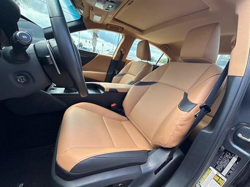 Certified 2025 Lexus ES 350 w/ Premium Package FWD image 11
