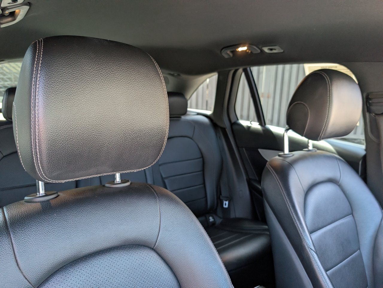 Used 2021 Mercedes-Benz GLC 300 image 3