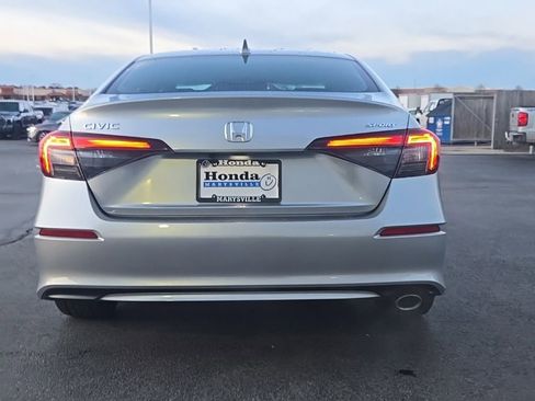 Used 2025 Honda Civic Sport image 6