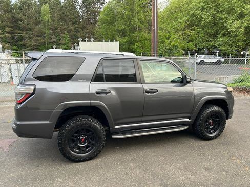 Used 2014 Toyota 4Runner Limited AWD/4WD image 4