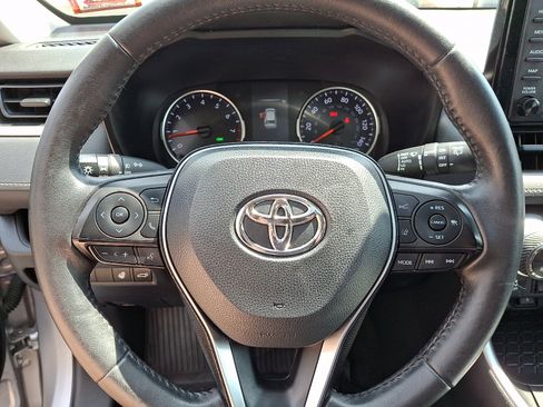 Used 2020 Toyota RAV4 XLE w/ Convenience Package image 25