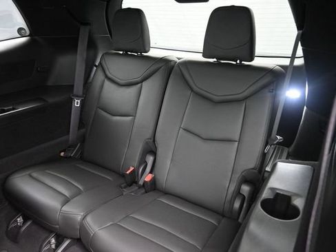 Certified 2025 Cadillac XT6 Premium Luxury w/ Technology Package AWD/4WD image 17