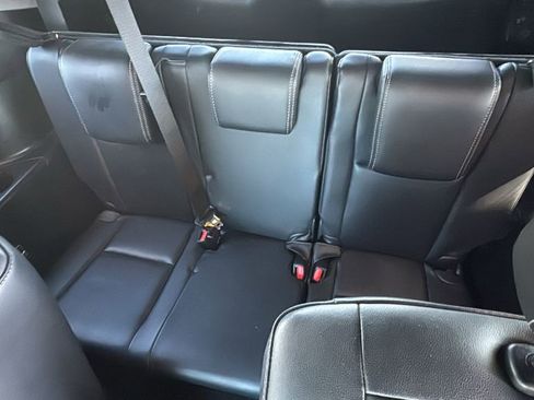 Used 2017 Toyota Highlander SE image 24