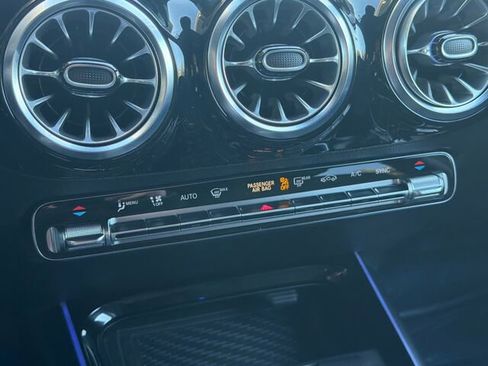 Used 2025 Mercedes-Benz GLA 250 4MATIC image 24