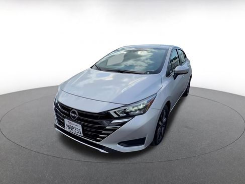 Used 2025 Nissan Versa SV FWD image 7