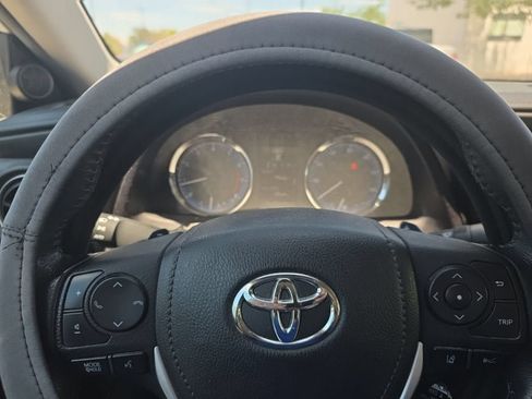 Used 2019 Toyota Corolla SE FWD image 15