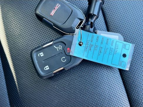 Used 2023 GMC Acadia SLT w/ Technology Package image 36