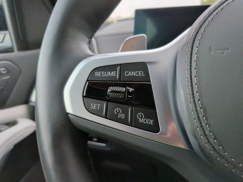 Certified 2025 BMW X7 xDrive40i w/ M Sport Package image 23