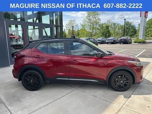 Used 2023 Nissan Kicks SR w/ SR Premium Package FWD image 4