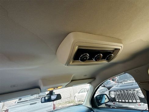 Used 2020 Dodge Journey SE w/ SE Popular Equipment Group image 24