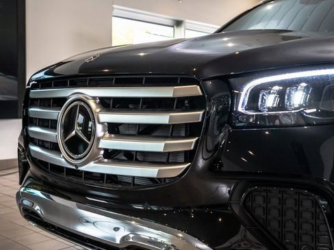 New 2025 Mercedes-Benz GLS 450 GLS 450 image 6