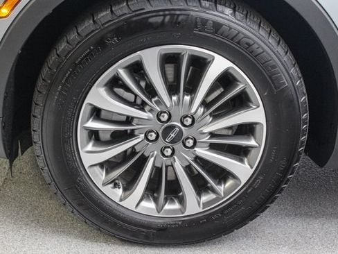 Used 2023 Lincoln Nautilus AWD w/ Premium Package image 11
