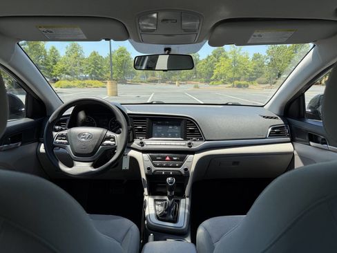 Used 2017 Hyundai Elantra SE FWD image 20