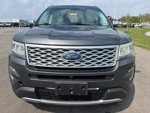 Used 2017 Ford Explorer Platinum AWD/4WD image 3