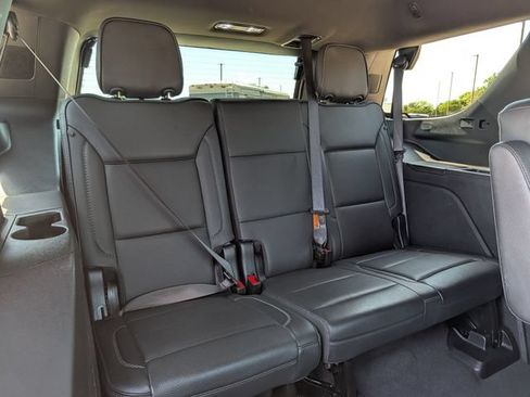 Used 2025 GMC Yukon Denali AWD/4WD image 28