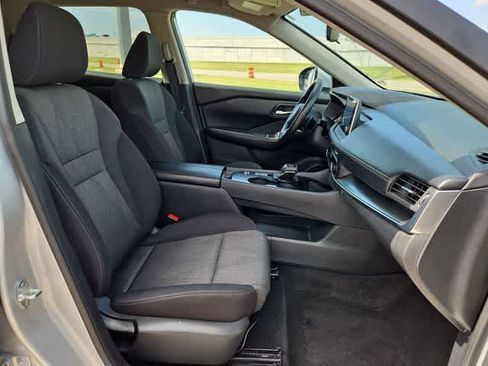 Used 2024 Nissan Rogue SV FWD image 18