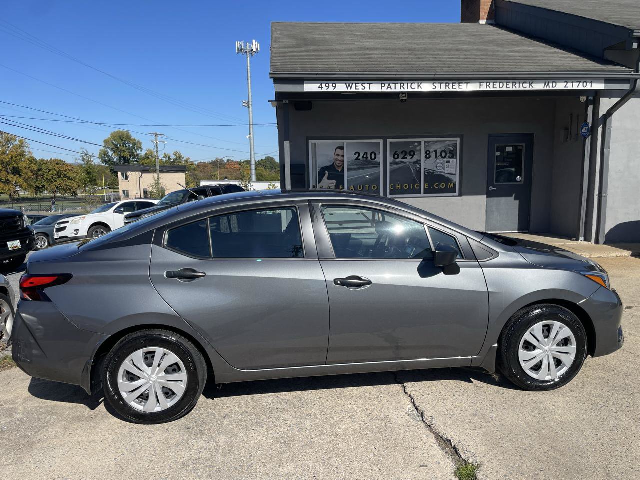 Used 2025 Nissan Versa S w/ Trunk Package FWD image 21