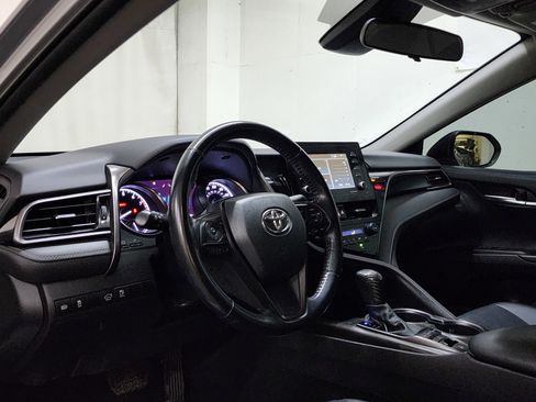 Used 2022 Toyota Camry SE image 12