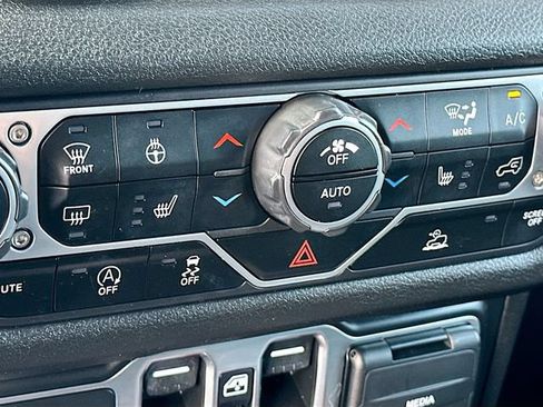 Used 2024 Jeep Wrangler Unlimited Sport AWD/4WD image 20