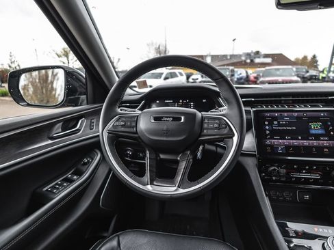 Used 2023 Jeep Grand Cherokee L Limited w/ Luxury Tech Group II AWD/4WD image 27