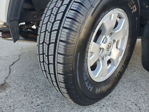 Used 2015 Toyota Tacoma PreRunner w/ TRD Off-Road Package image 59