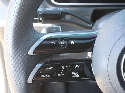 Used 2024 Mercedes-Benz C 300 4MATIC Sedan image 32