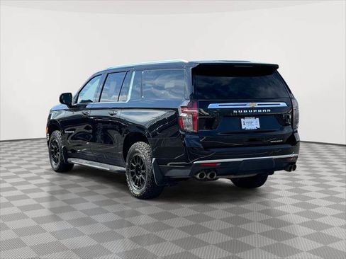 Used 2024 Chevrolet Suburban Premier AWD/4WD image 5