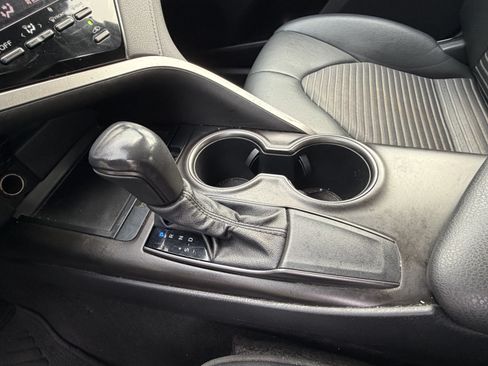 Used 2021 Toyota Camry SE FWD image 28