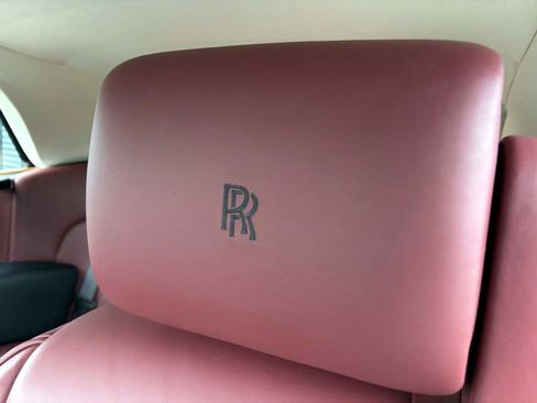 Used 2010 Rolls-Royce Phantom Drophead Coupe image 17