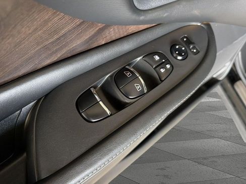 Used 2020 Nissan Murano Platinum w/ Cargo Package FWD image 9