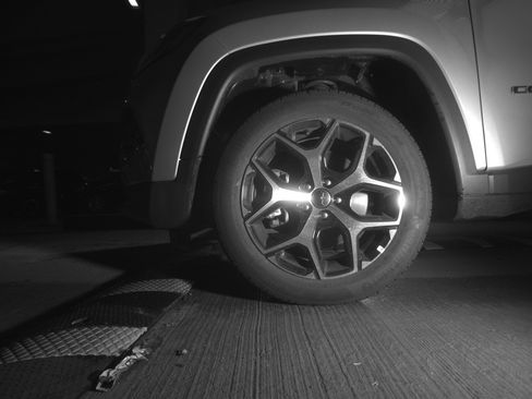 Used 2025 Jeep Compass Limited image 12