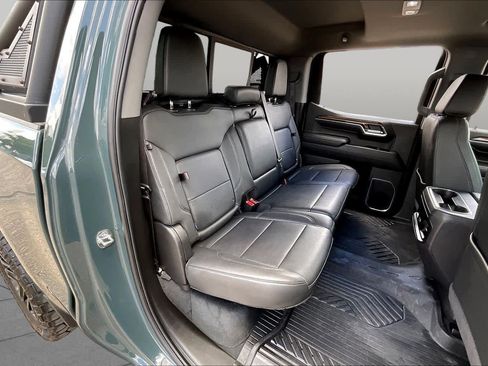 Used 2025 Chevrolet Silverado 1500 LT Trail Boss w/ Convenience Package II AWD/4WD image 38