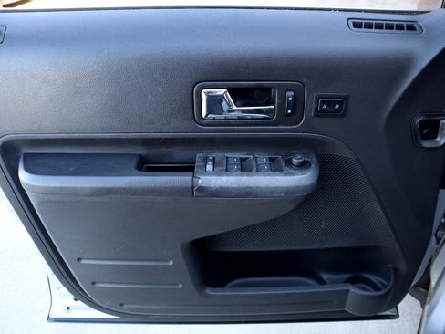 Used 2010 Ford Edge Limited image 39