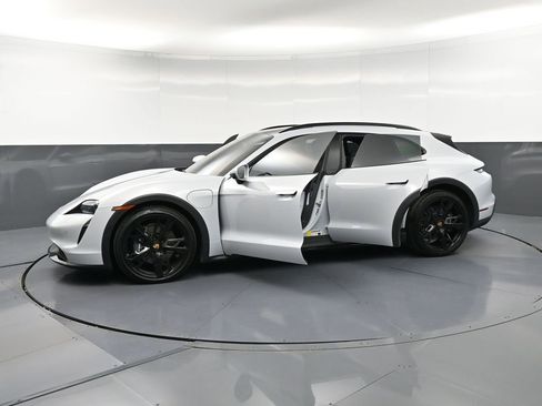 Certified 2024 Porsche Taycan 4 Cross Turismo AWD/4WD image 38