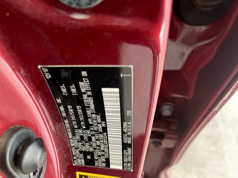 Used 2018 Toyota Highlander SE image 29