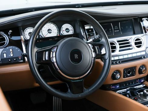 Used 2020 Rolls-Royce Wraith RWD image 30