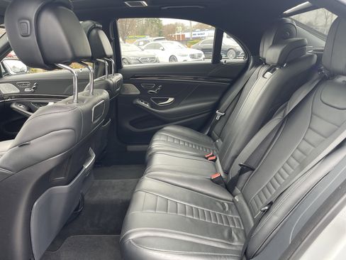 Used 2019 Mercedes-Benz S 560 Sedan image 32