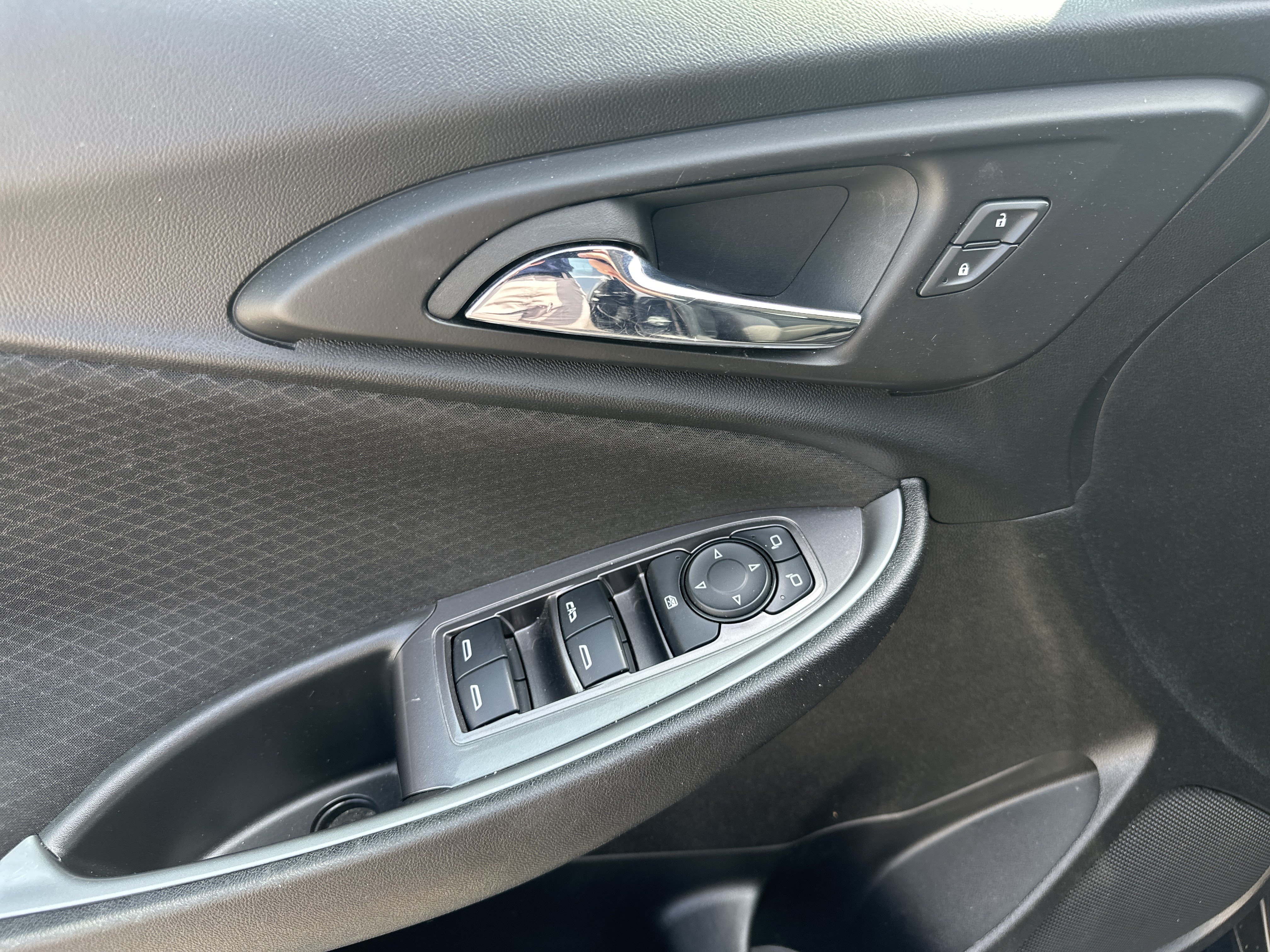 Used 2023 Chevrolet Malibu LT FWD image 13