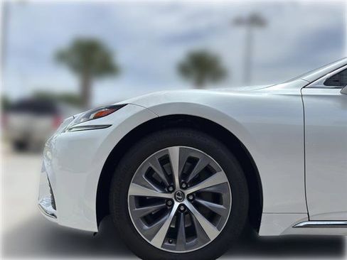 Used 2018 Lexus LS 500 AWD w/ Accessory Package (Z2) image 4