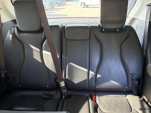 Certified 2025 Kia Carnival EX FWD image 24