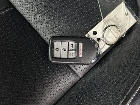 Used 2018 Honda Civic EX-L image 32