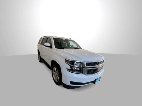 Used 2016 Chevrolet Tahoe LT image 2