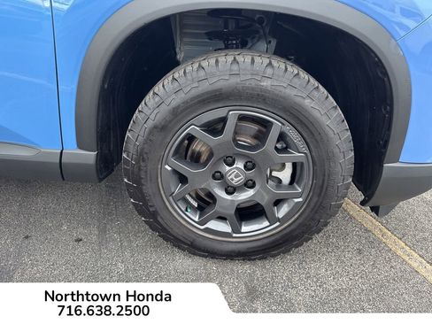 Used 2025 Honda Pilot TrailSport image 15