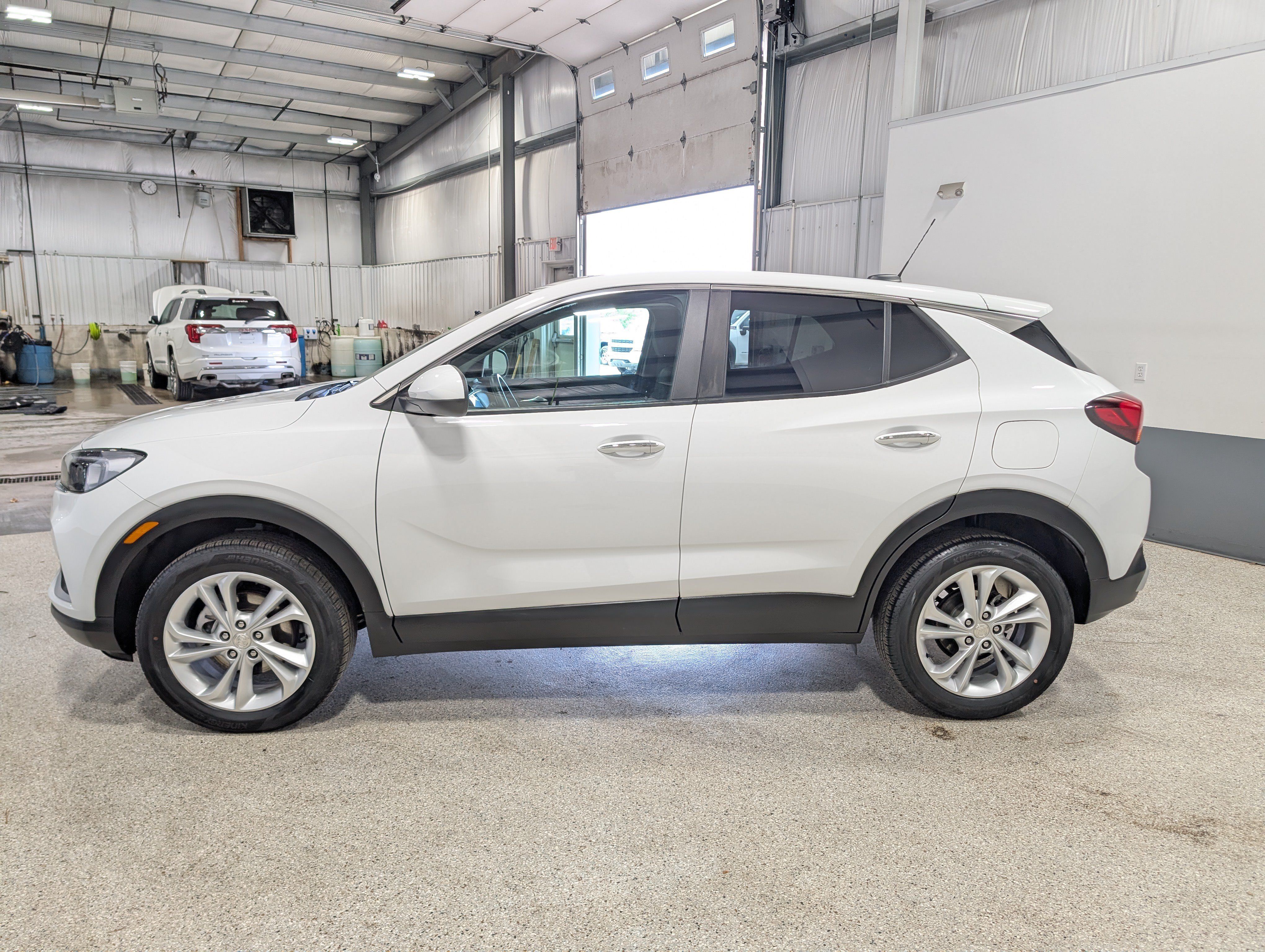 Used 2023 Buick Encore GX Preferred w/ Cold Weather Comfort Package AWD/4WD image 6