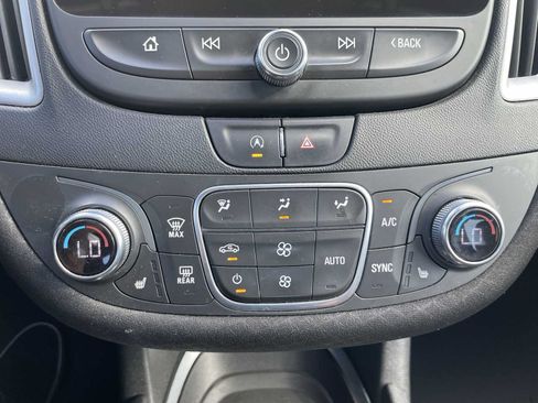 Used 2022 Chevrolet Malibu LT FWD image 16