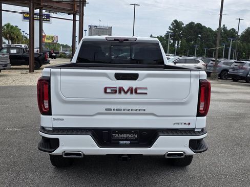 Used 2021 GMC Sierra 1500 AT4 w/ AT4 Value Package AWD/4WD image 4