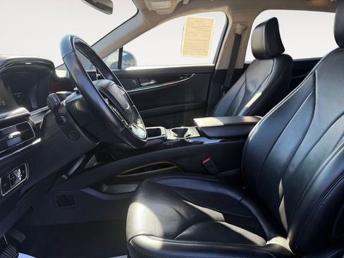 Used 2023 Lincoln Nautilus Reserve image 9