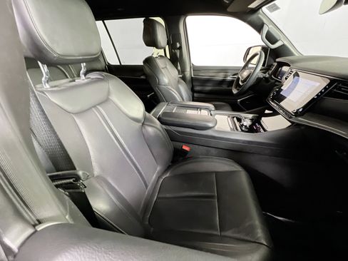 Used 2022 Jeep Wagoneer Series II image 27